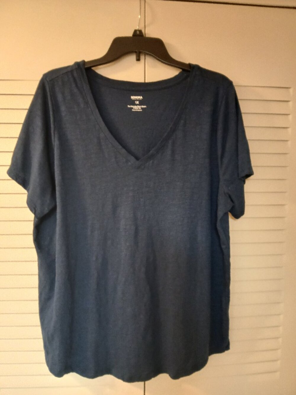 NEW!! Ladies SONOMA v-neck t- shirt ( 1X )